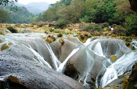 贵州银练坠瀑布天气